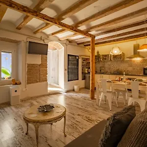 En El Corazón De Tarragona. Planta Baja Con Patio. Tarragona